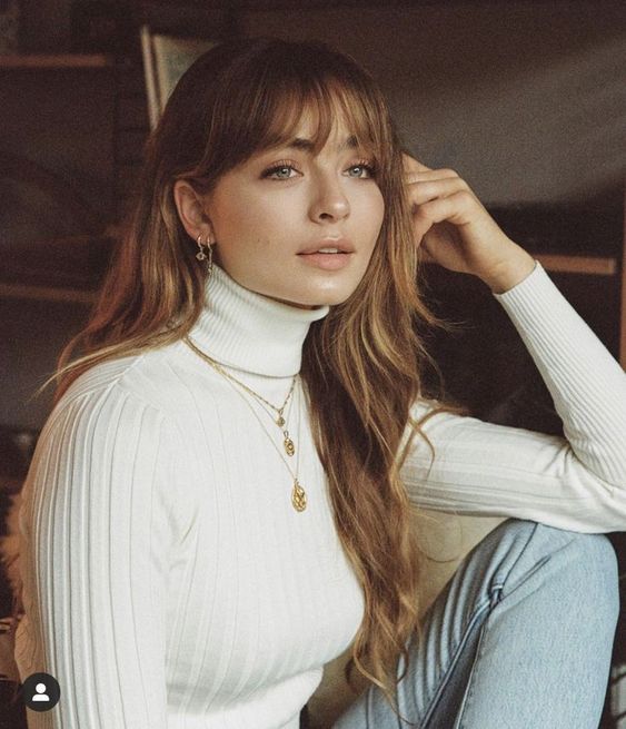 A Guide to Hairstyling According To The Neckline Styles