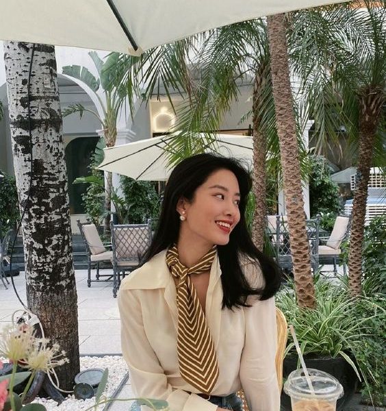 How to Wear the Bandana Scarf for Spring Fashion 2024