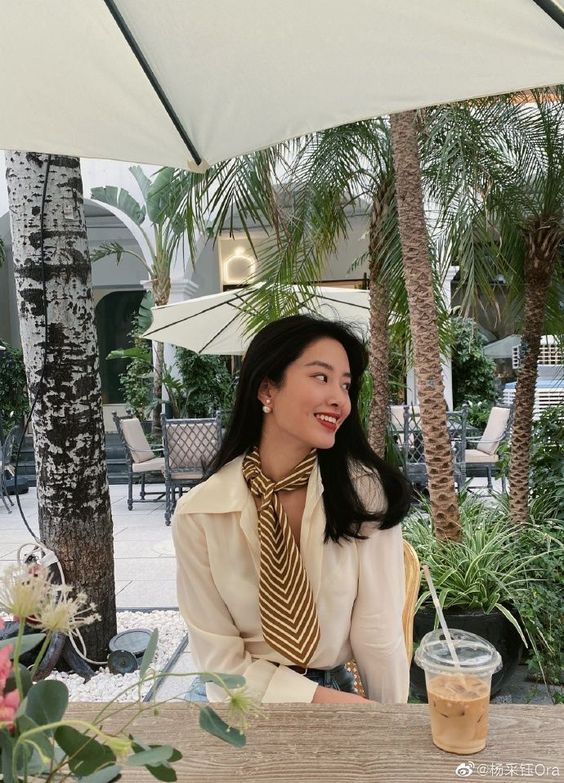 How to Wear the Bandana Scarf for Spring Fashion 2024