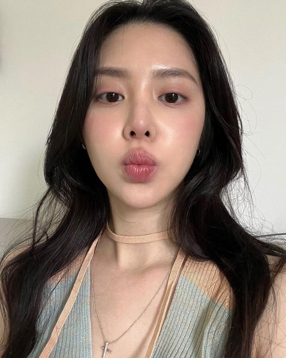 Korean Eyebrows for Beginners- Tips for Natural, Straight Brows