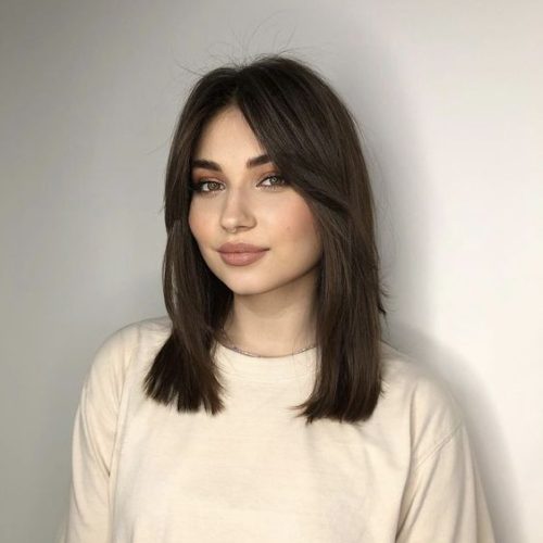 The Ultimate Guide to Medium Hairstyle Trends for 2024