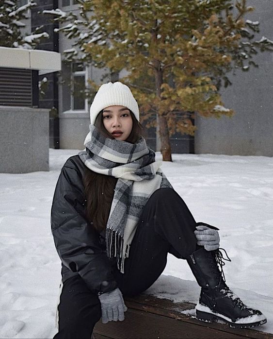 Après-ski Trend: How to Look Effortlessly Stylish After a Day on the Slopes
