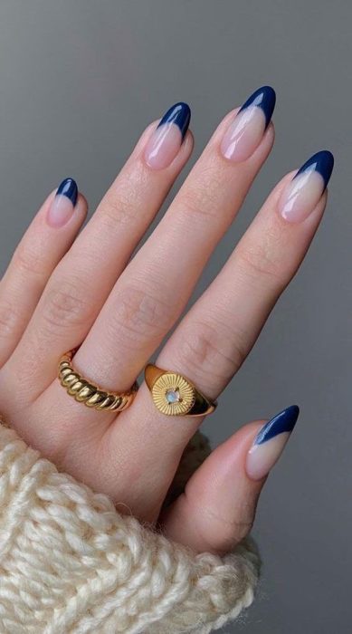 Manicure Trend 2024: Royal Blue Nails That’ll Make You Feel Glamorous