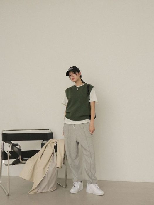 What To Wear With Olive Green For Spring Wardrobe 2024