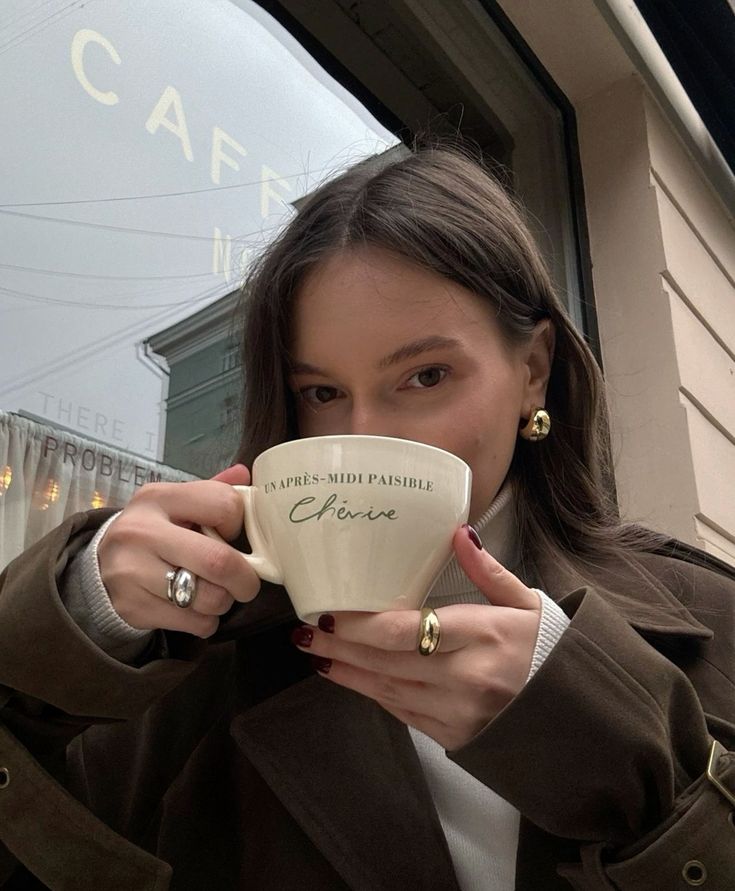7 Best Coffee Note Perfumes For Every Budget