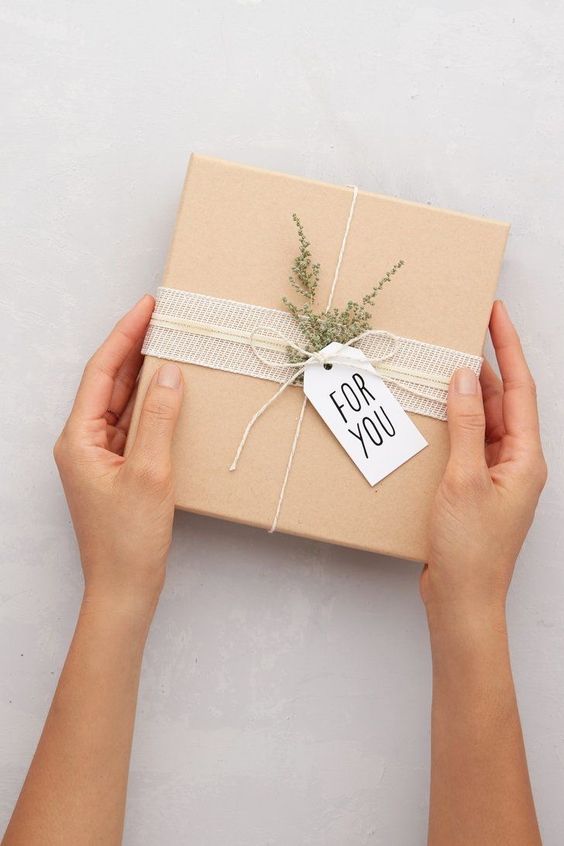 Top 4 Gift Ideas For Couples in New Relationship