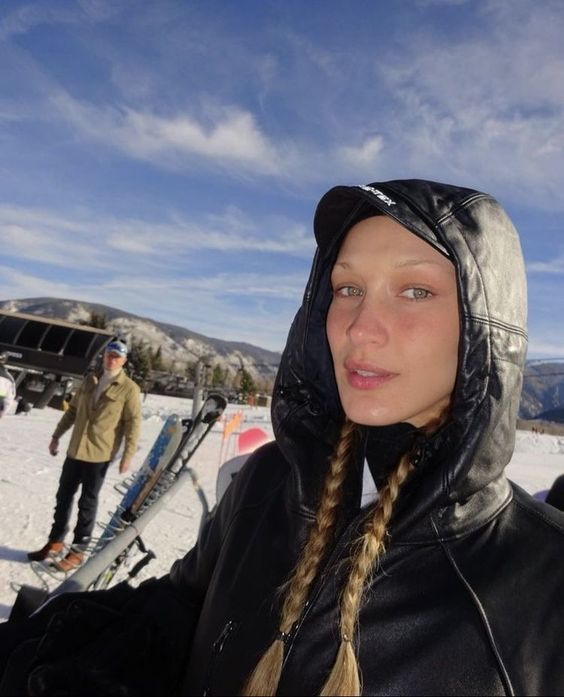 Après-ski Trend: How to Look Effortlessly Stylish After a Day on the Slopes