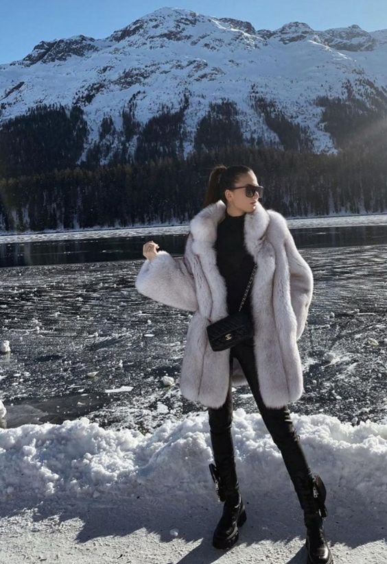 Après-ski Trend: How to Look Effortlessly Stylish After a Day on the Slopes