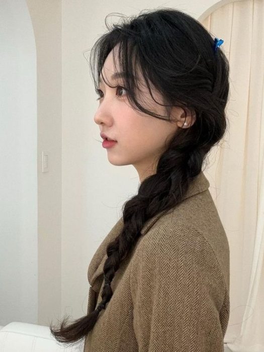 A Guide to Long Hairstyle 2024: The Korean Hug Haircut Trend