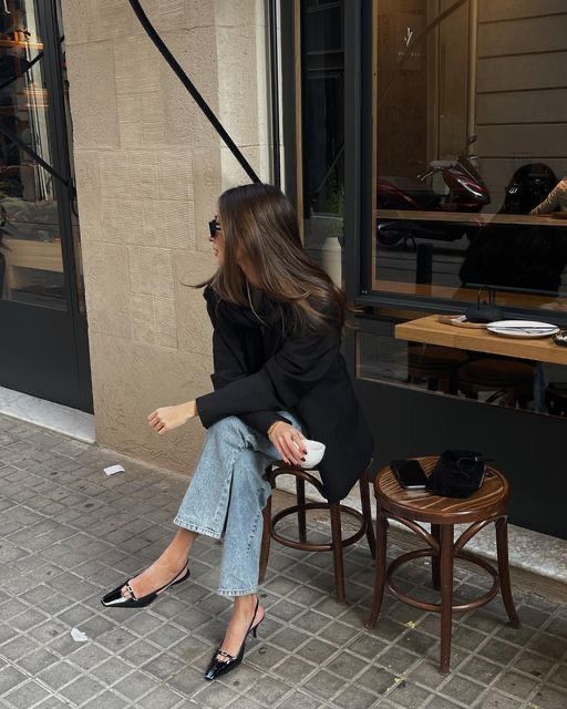 Elevating Your Wardrobe with Pointed Shoes Trend On 2024