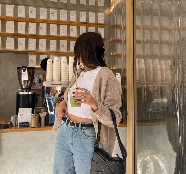 The Ultimate Guide to Spring 2024: Styling Your Cardigan Sweater