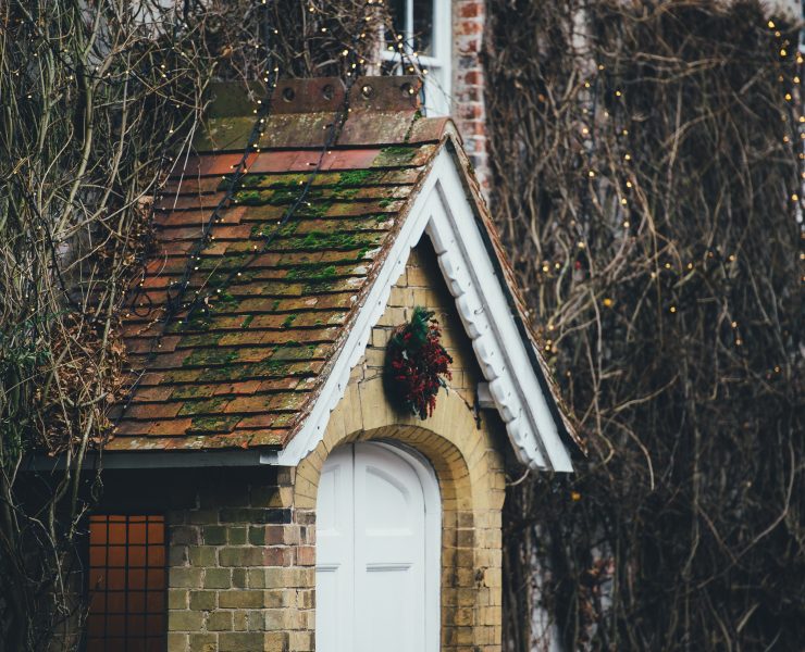 Top Tips for Maintaining a Healthy Roof