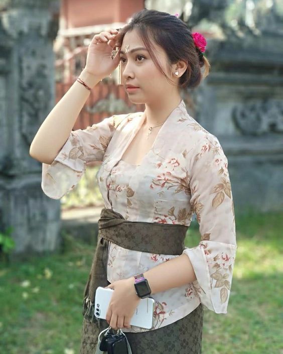 6 Types of Modern Kebaya — The Most Popular Indonesian Traditional Dress