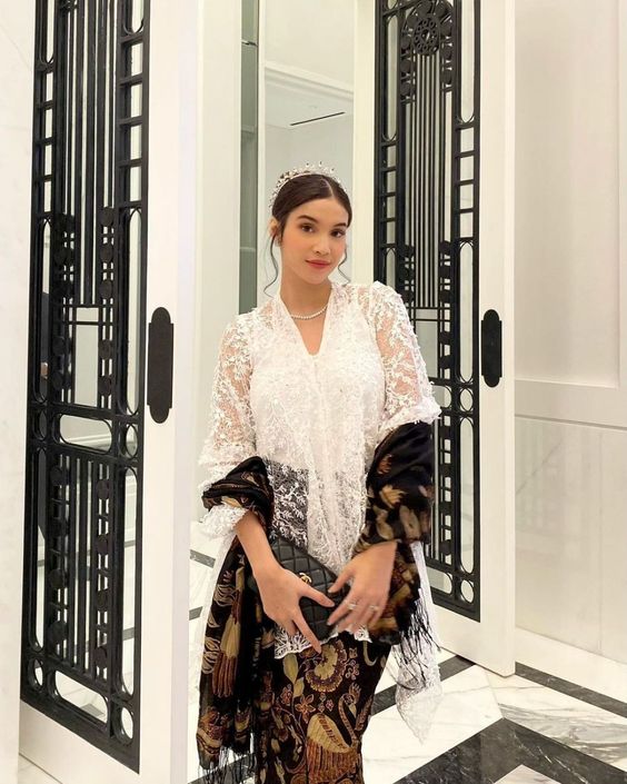 6 Types of Modern Kebaya — The Most Popular Indonesian Traditional Dress