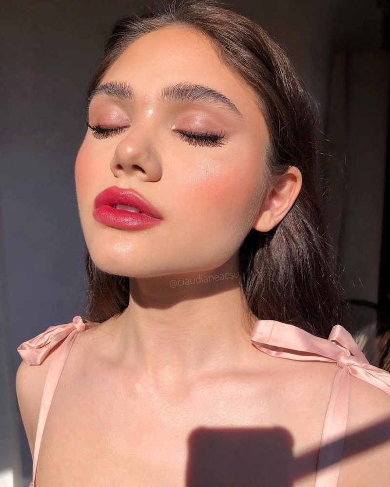 Flawless Makeup Looks for New Year's Eve 2024
