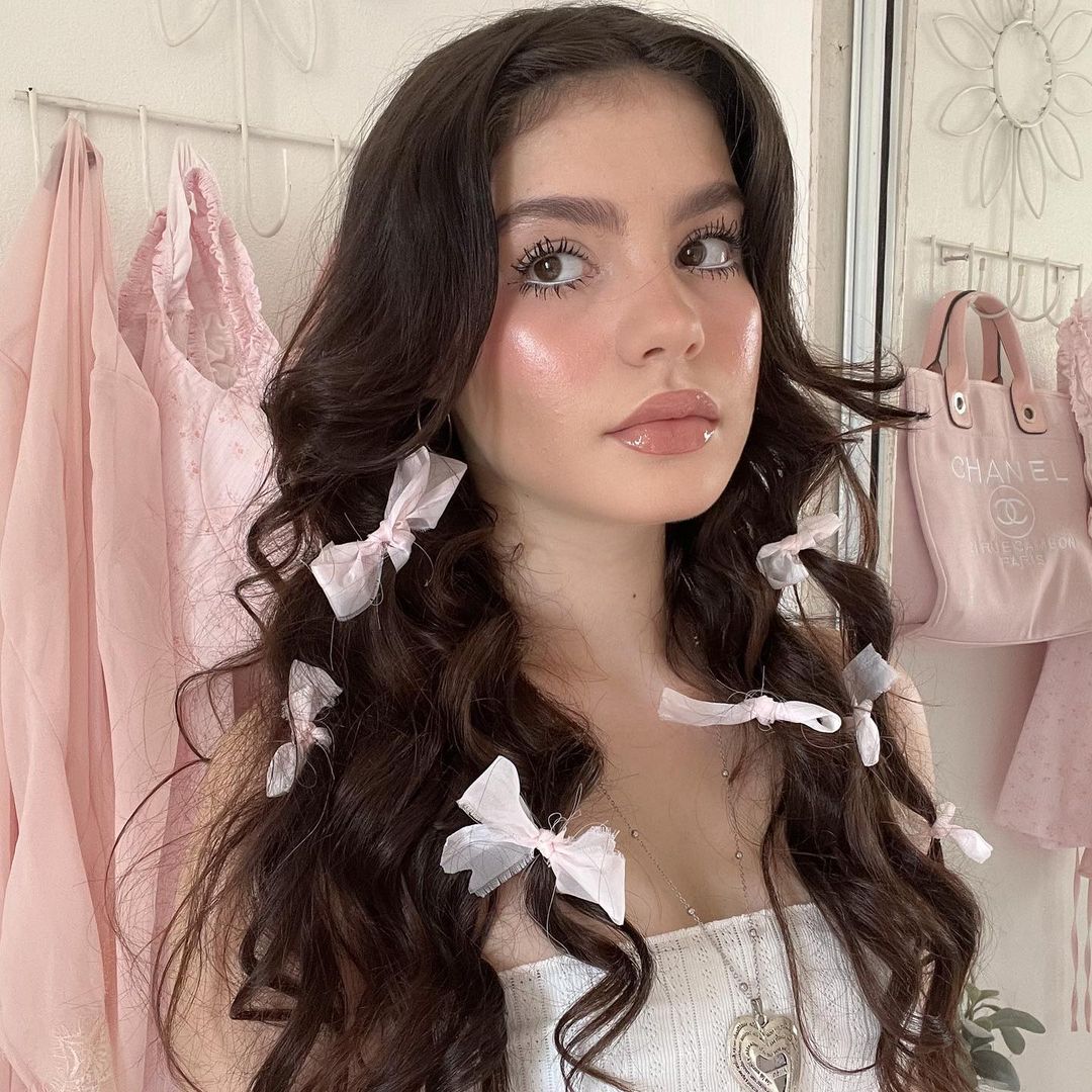 How To Stye Coquette Aesthetic Trend for Girly Look