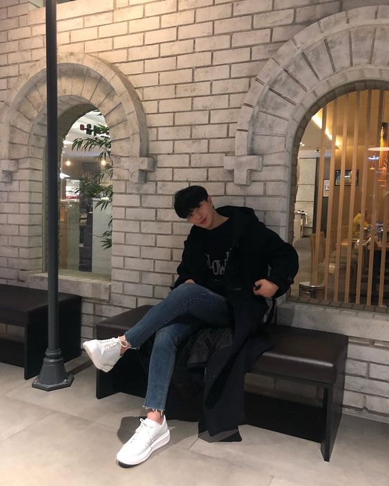 Chill in Style 2024 : Winter Korean Men's Outfit Ideas to Beat the Cold
