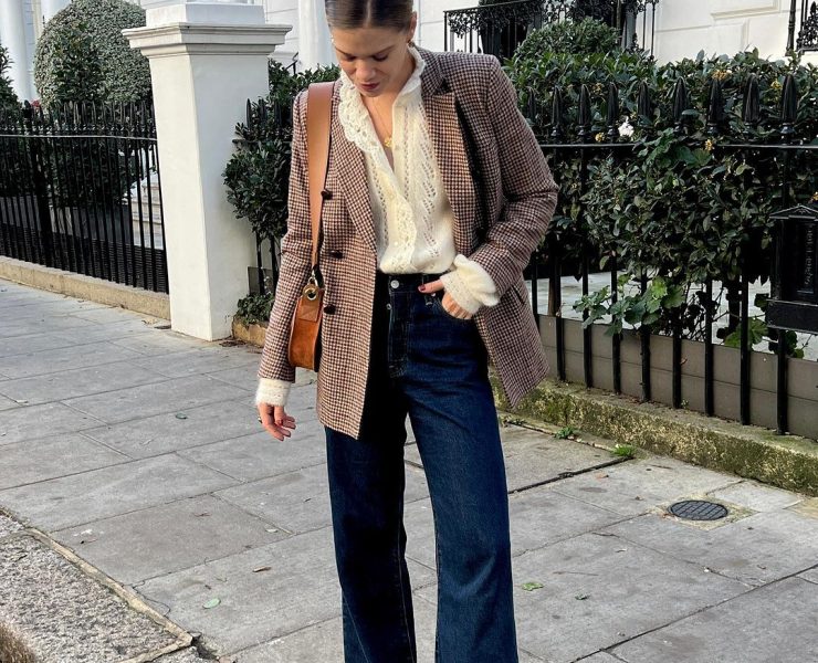The Flare Jean Is Back - What to Wear for Fall 2023