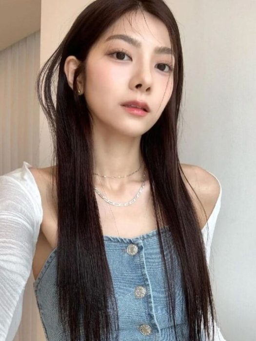 A Guide to Long Hairstyle 2024: The Korean Hug Haircut Trend