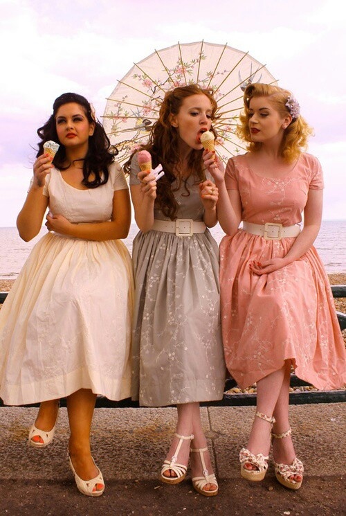 Feel Vintage Fashion In Modern Era
