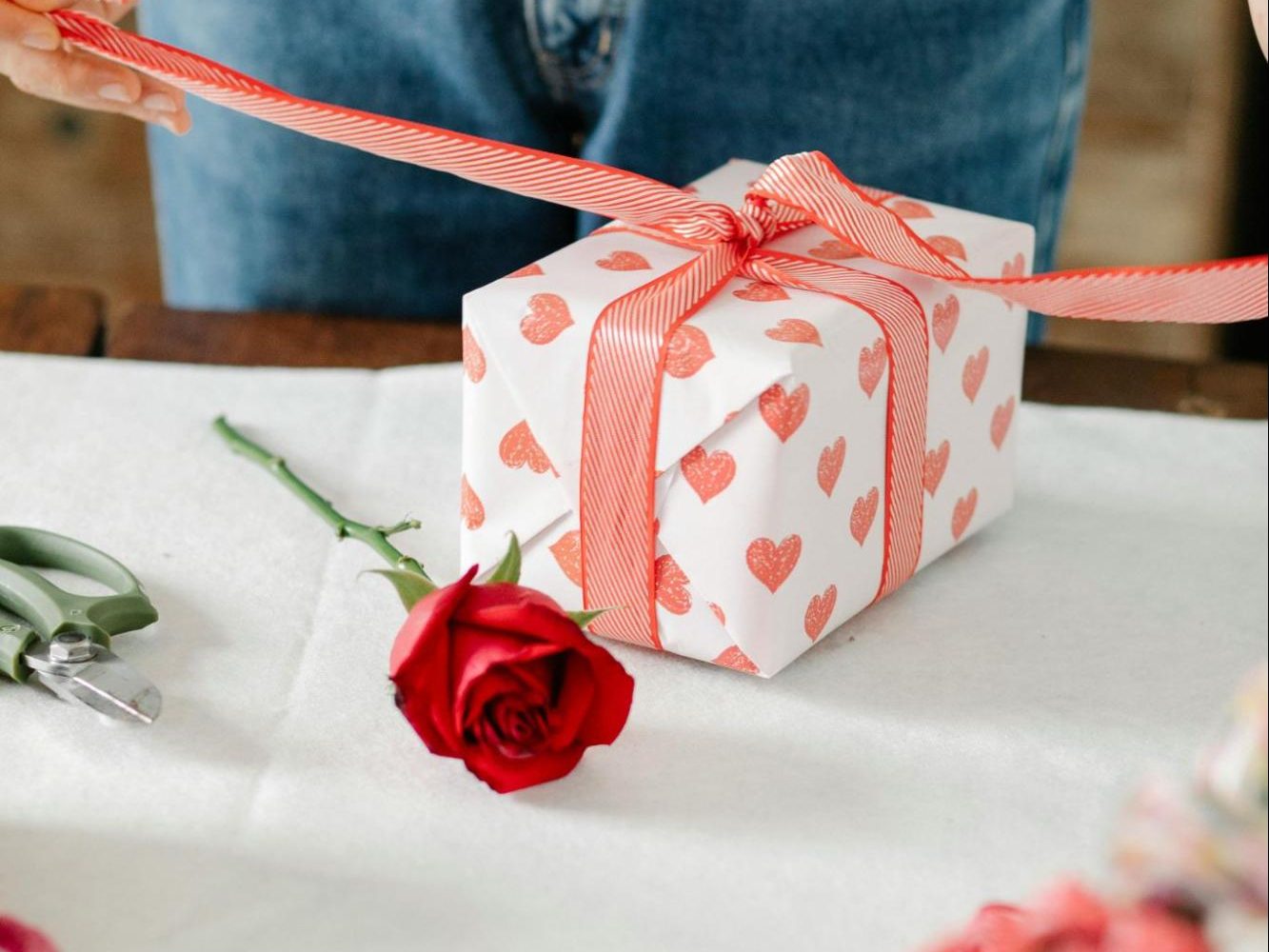 The Language of Love: How to Choose the Perfect Jewelry Gift for Valentine's Day 2024
