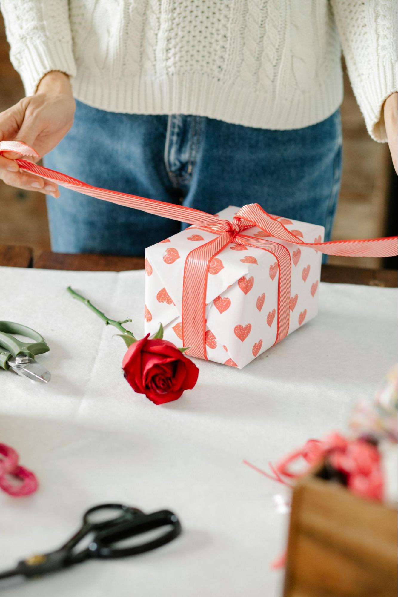 The Language of Love: How to Choose the Perfect Jewelry Gift for Valentine's Day 2024