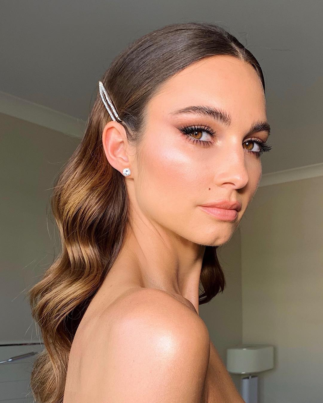 How to Style Middle Part Hairstyles in 2023