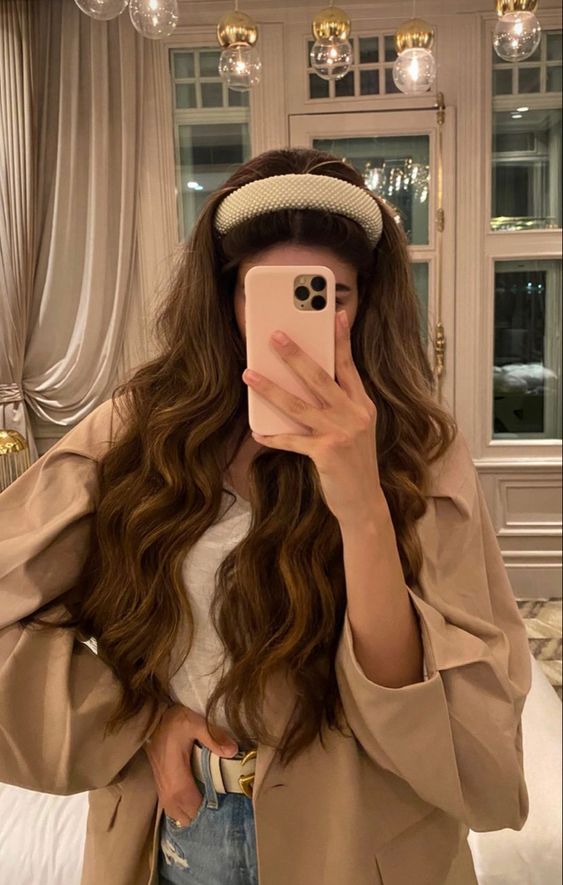 2024’s Spring Hair Accessories: Chic Headband Trend