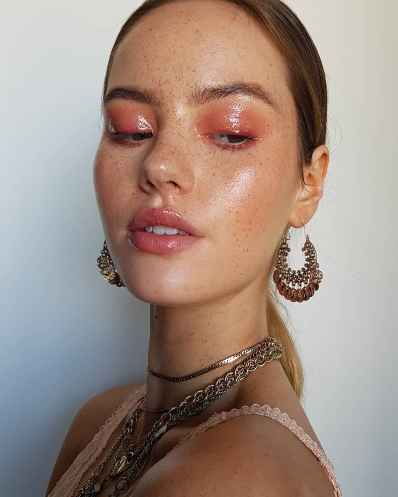 Flawless Makeup Looks for New Year's Eve 2024