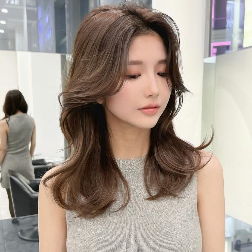 The Ultimate Guide to Medium Hairstyle Trends for 2024