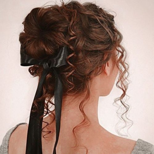 7 Easy and Cute Christmas Hairstyle Ideas for Every Occasion