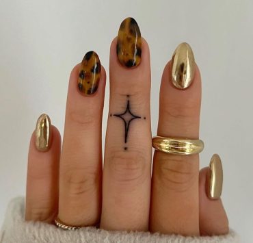 2023’s Fall Biggest Trend: The Tortoise Nails