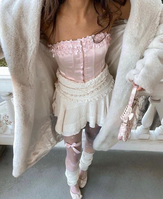 How To Stye Coquette Aesthetic Trend for Girly Look