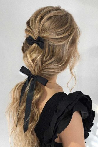 7 Easy and Cute Christmas Hairstyle Ideas for Every Occasion