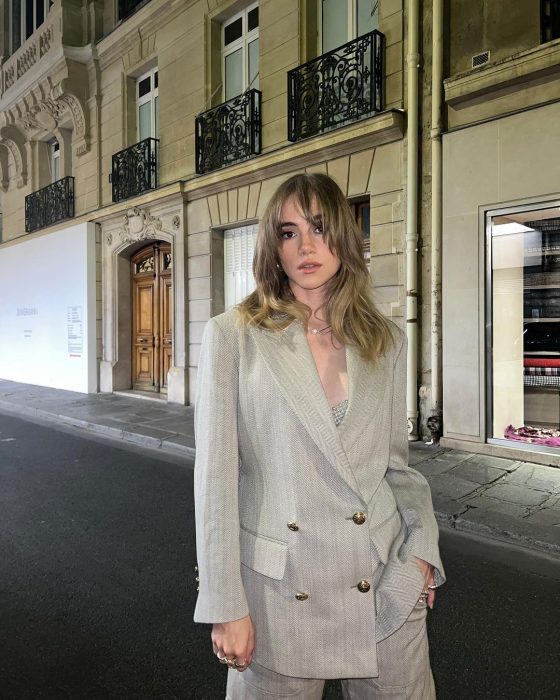 Classy Looks Inspired By Suki Waterhouse Street Style