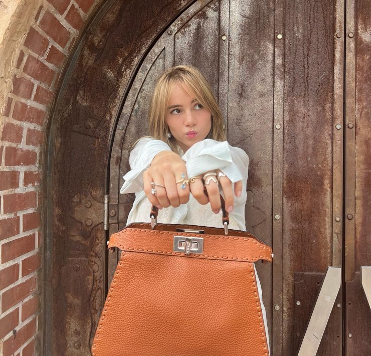 Classic Style Lessons from Suki Waterhouse Looks