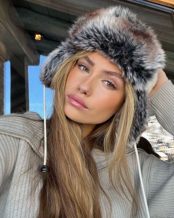 Après-ski Trend: How to Look Effortlessly Stylish After a Day on the Slopes