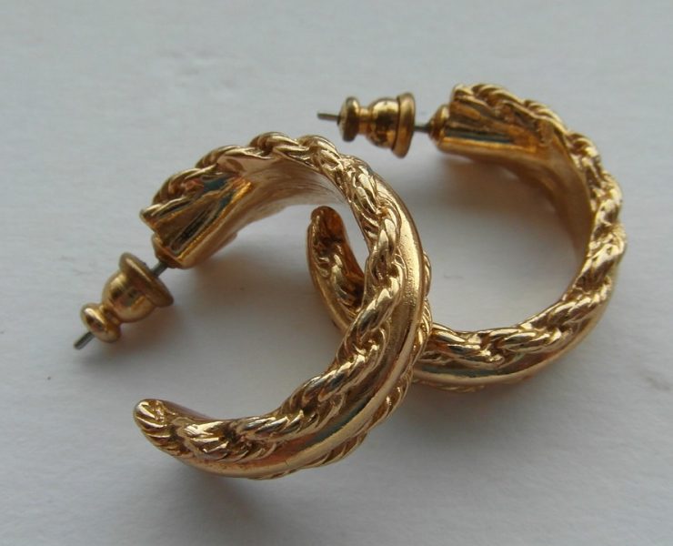 What You Should Look for When Buying Vintage Jewelry