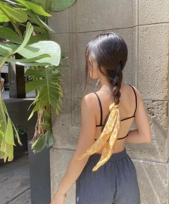 5 Chic Ways to Wear Scarf For Summer Look 2024