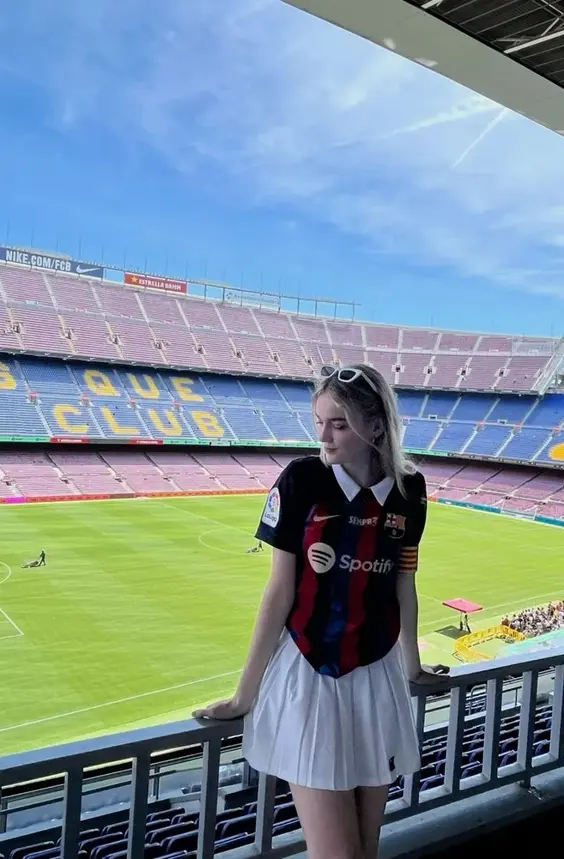 What to Wear to a Soccer Game — A Guide To Football Fan's Wardrobe!