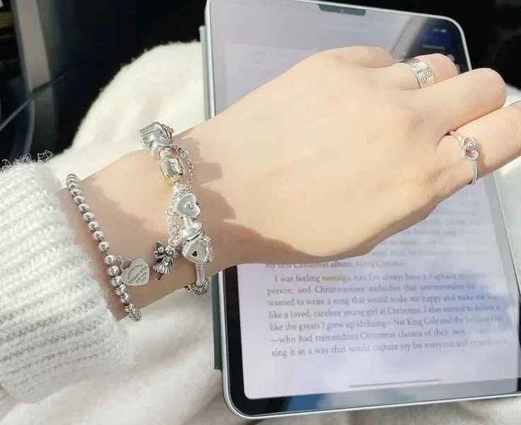 Chic Jewelry Trend — Why Charm Bracelets Are the Hottest Accessory in 2024?