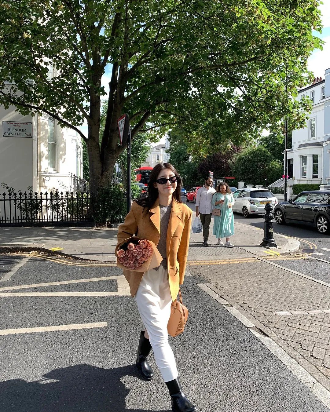 Trending Minimalist Fall Looks: Must-Have Styles On 2024