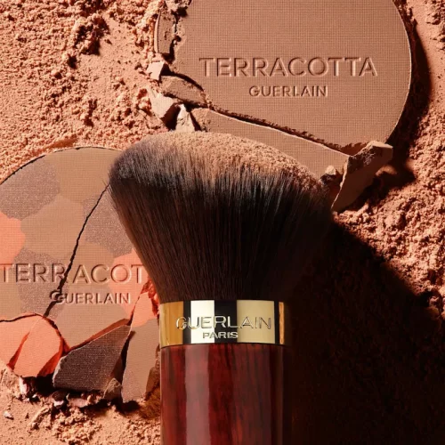 #BeautyHaul 2024: 8 Must-Have Bronzers for Light Skin Tones