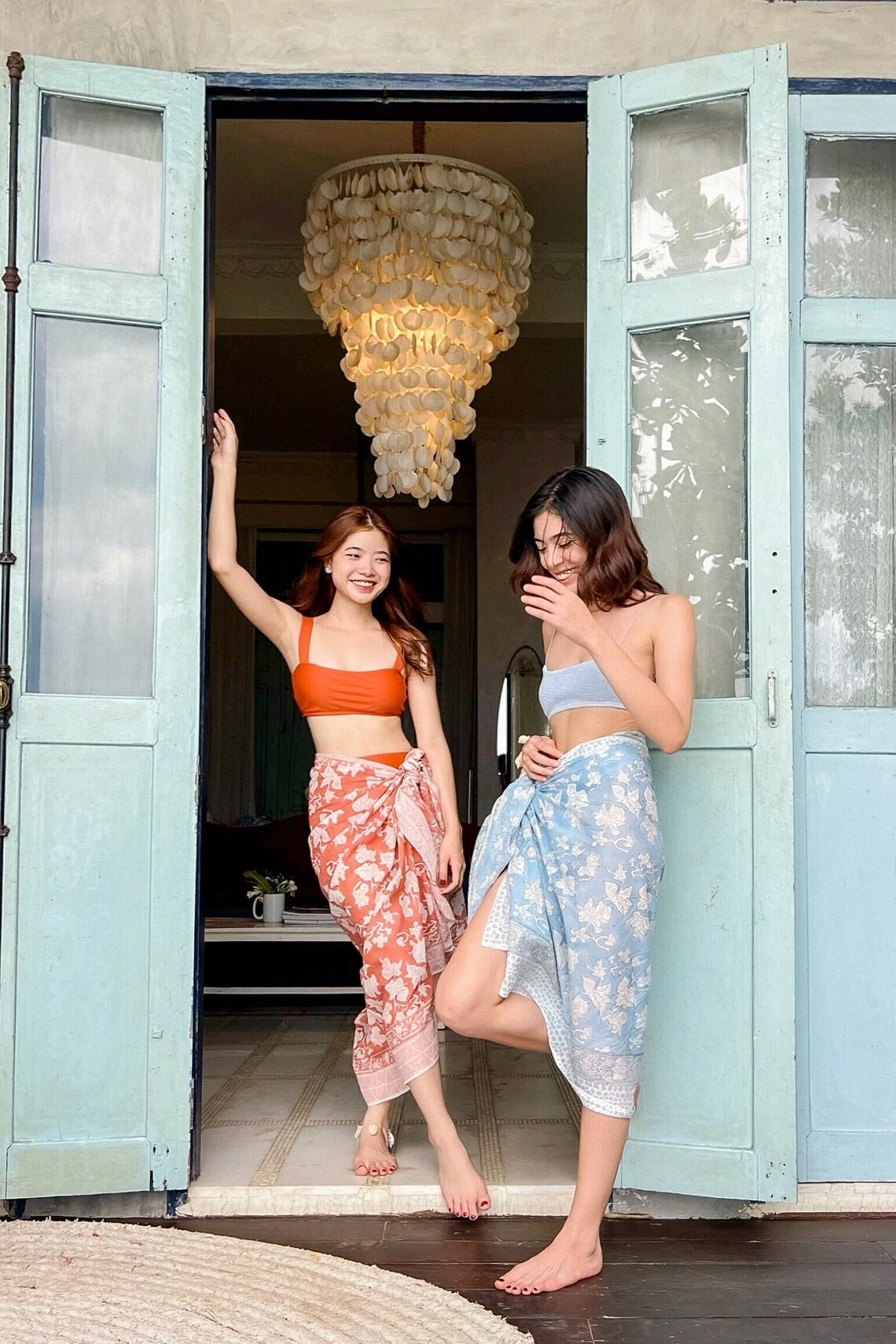 5 Chic Ways to Wear Scarf For Summer Look 2024