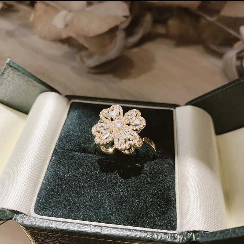 The Ultimate Guide to Wear Statement Jewelry Like KPOP Queens