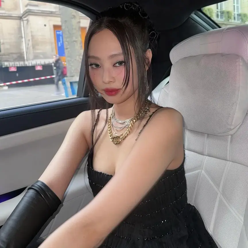 The Ultimate Guide to Wear Statement Jewelry Like KPOP Queens