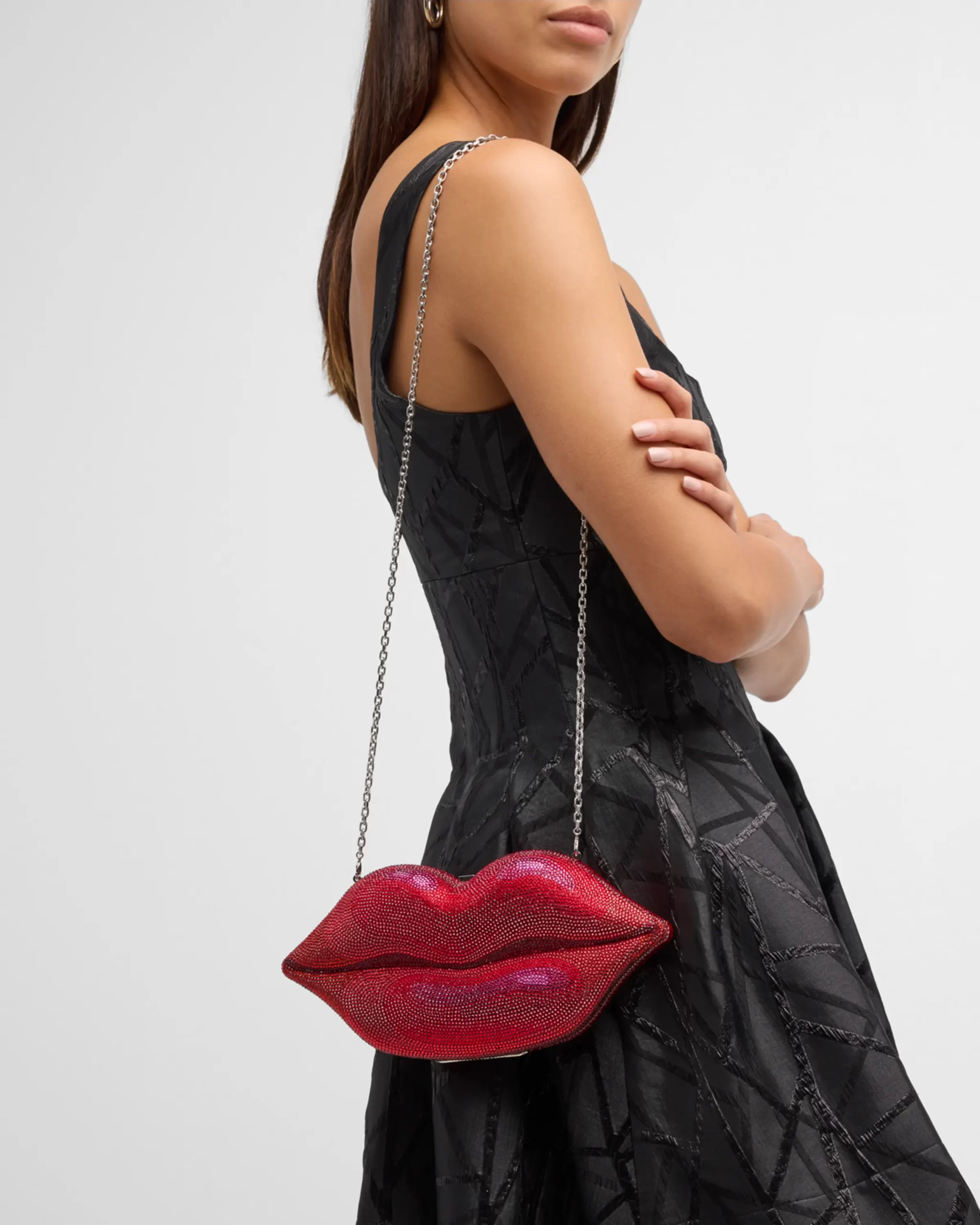 Best Sparkle Purses for Night Out: 2024 Trends