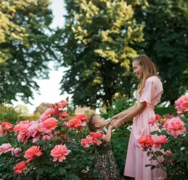 Daughters: 5 Must-Do Experiences to Celebrate Mom In May