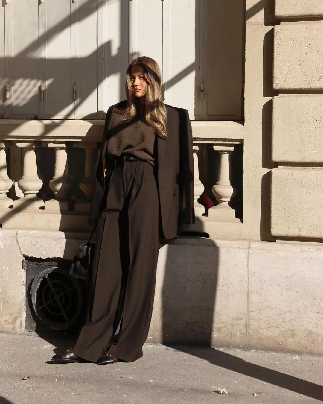 Trending Minimalist Fall Looks: Must-Have Styles On 2024