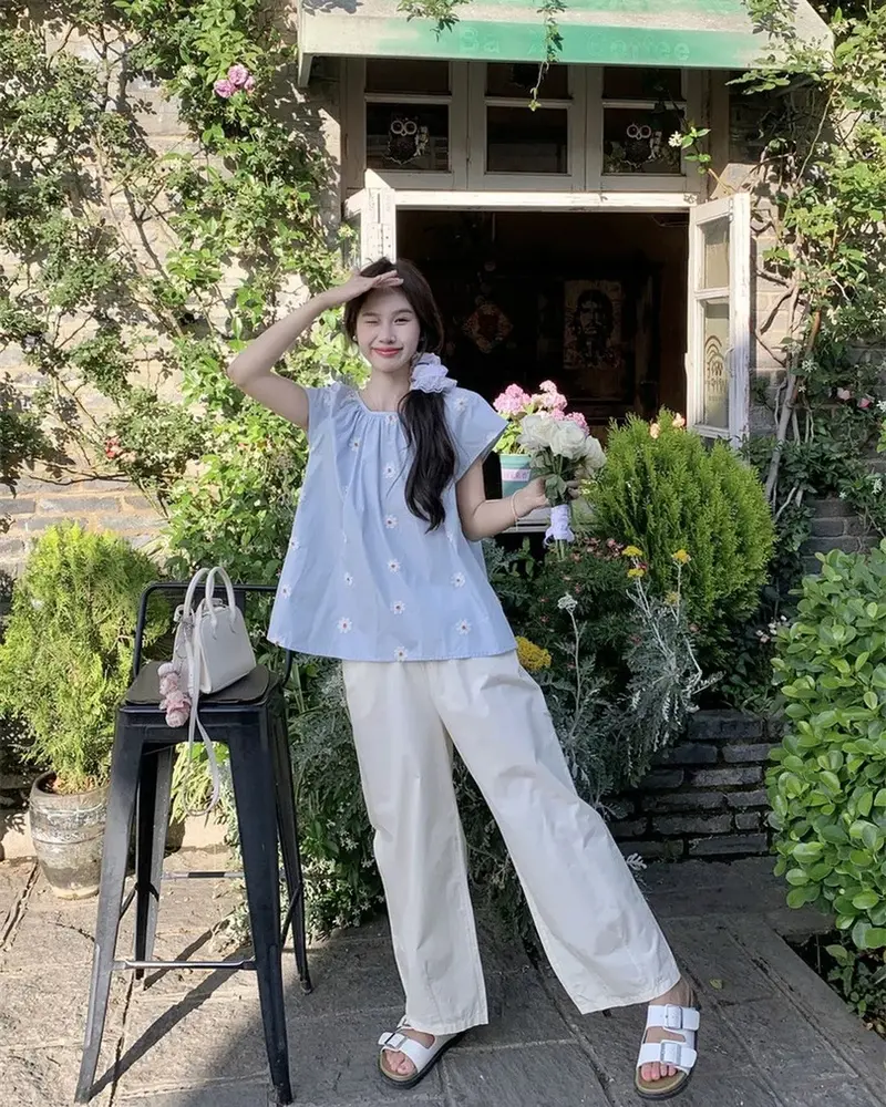 The Ultimate Guide to Styling Your Floral Top According To Summer Trend 2024